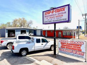 Outside view of Stop-A-Crack auto glass shop